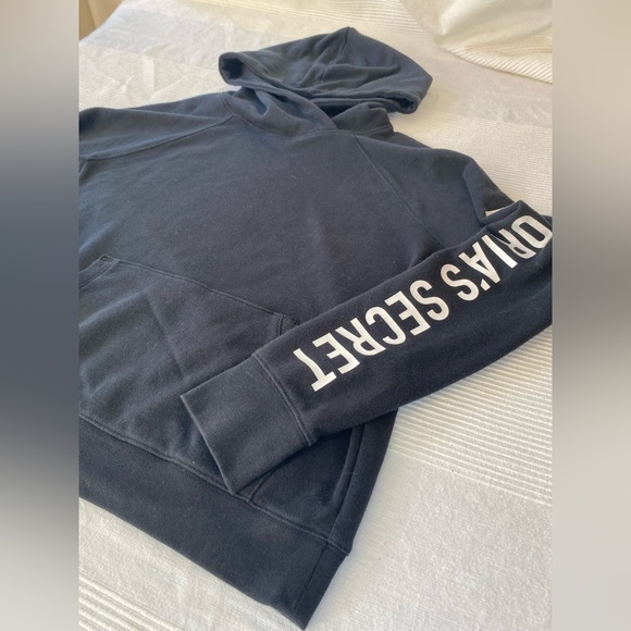 Victoria’s Secret Hoodie With Functional Zipper - Picture 4 of 13